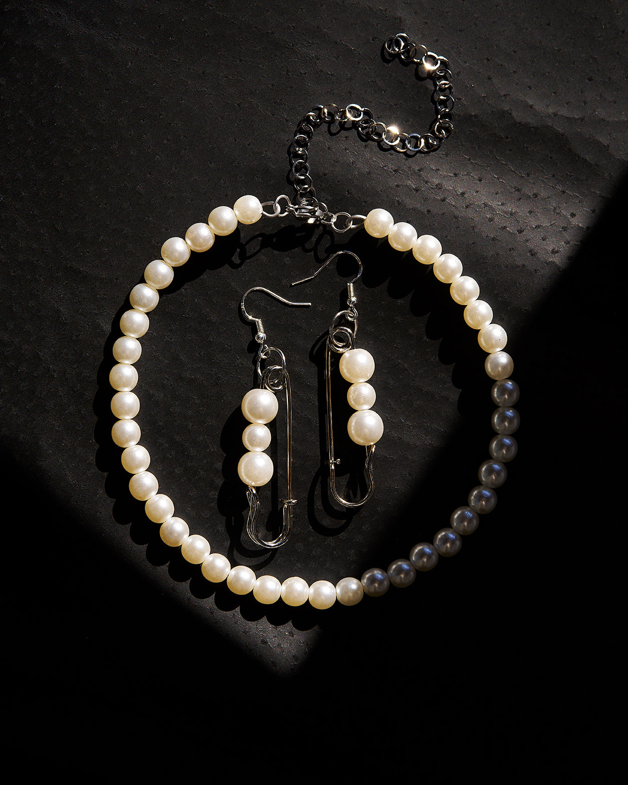 Safety Pin Pearl Set