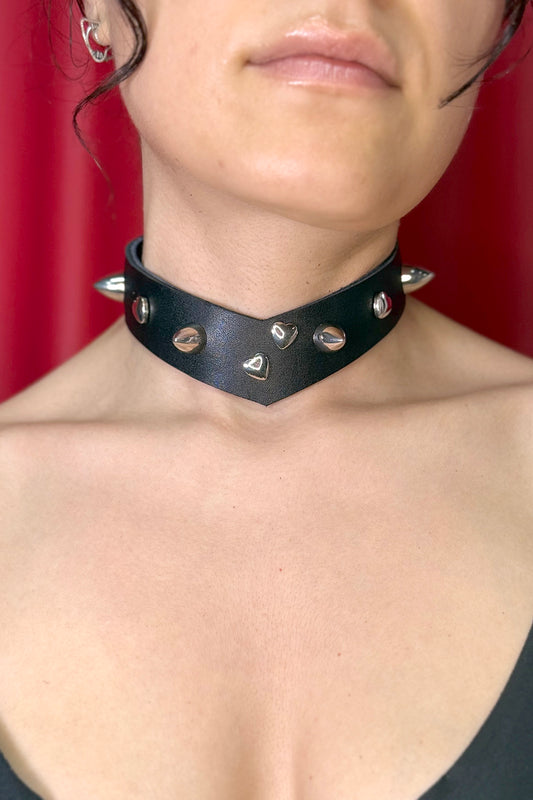 V Shaped Collar with Spikes and Hearts
