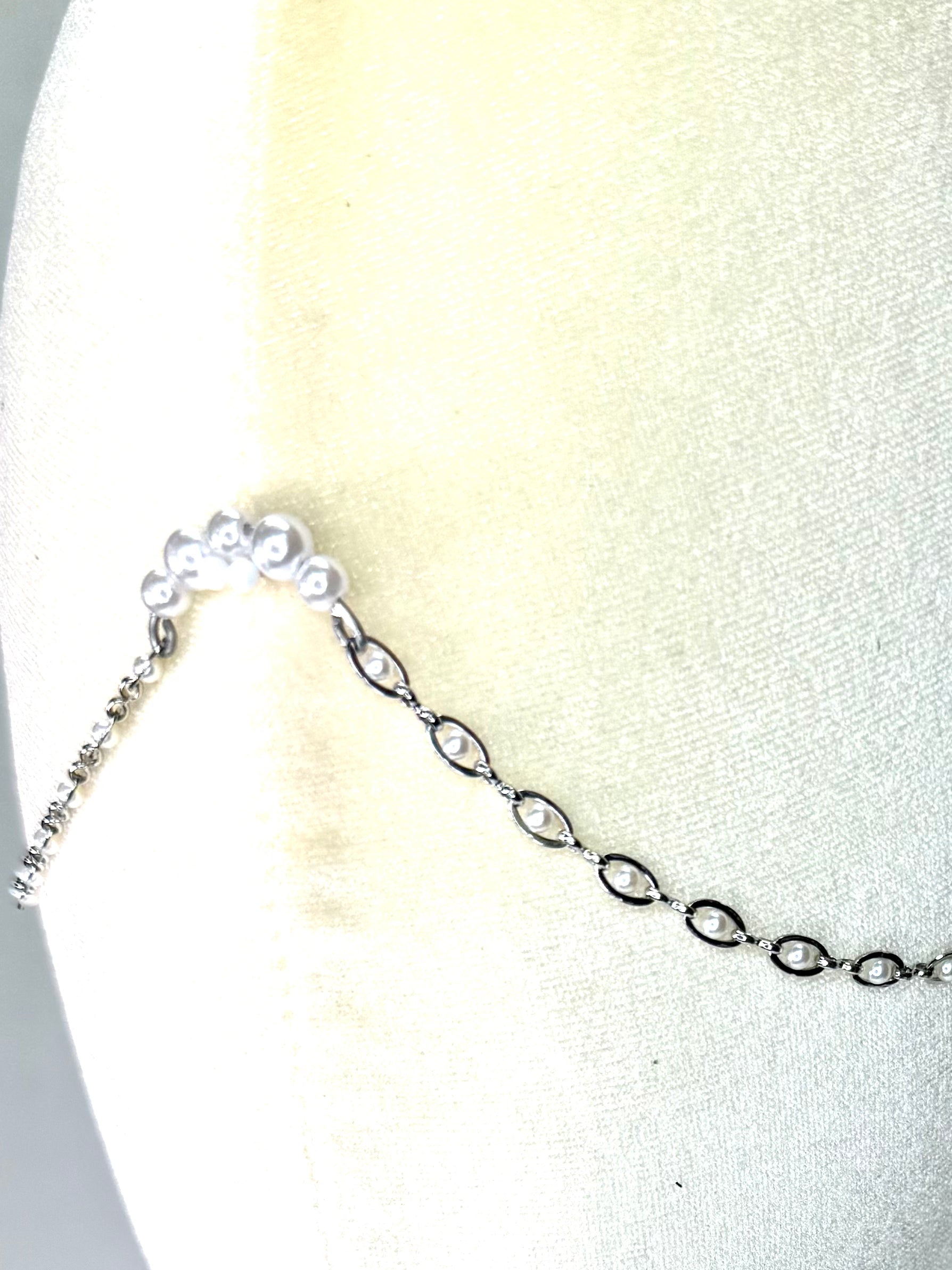 Pearl Facechain