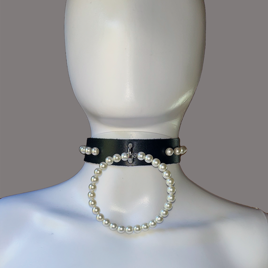 Nadia Faux Pearl Choker