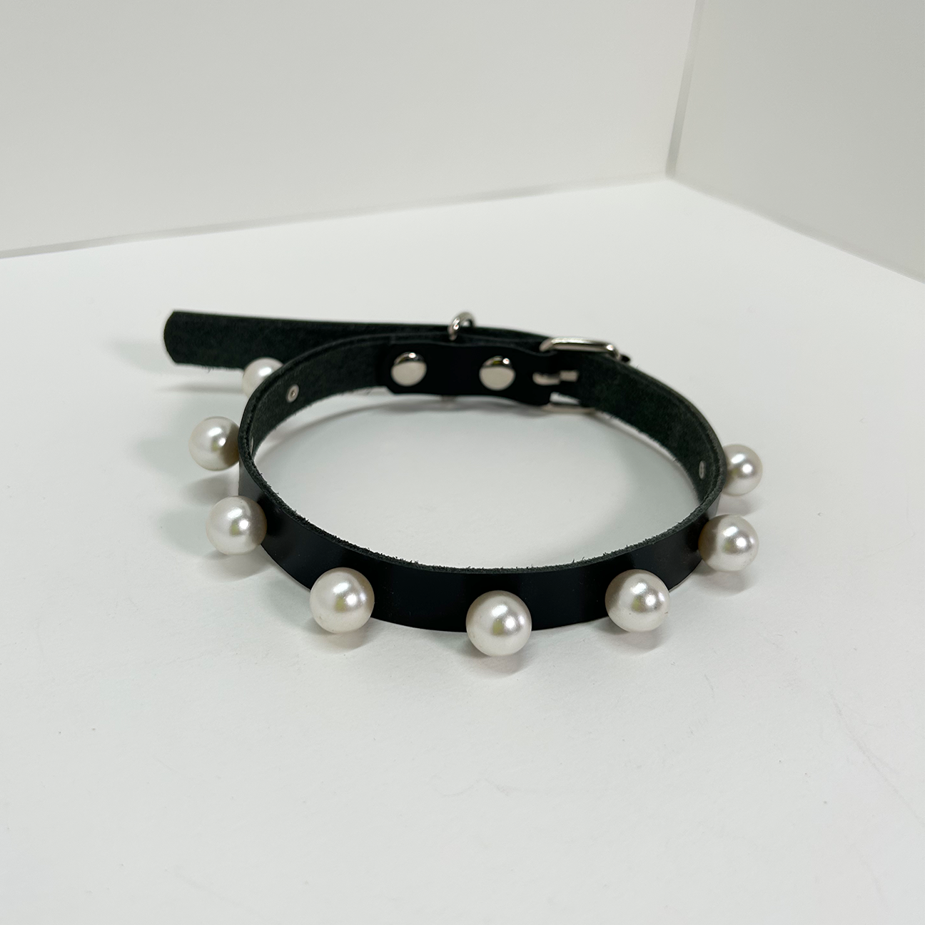 Audrey Faux Pearl Choker