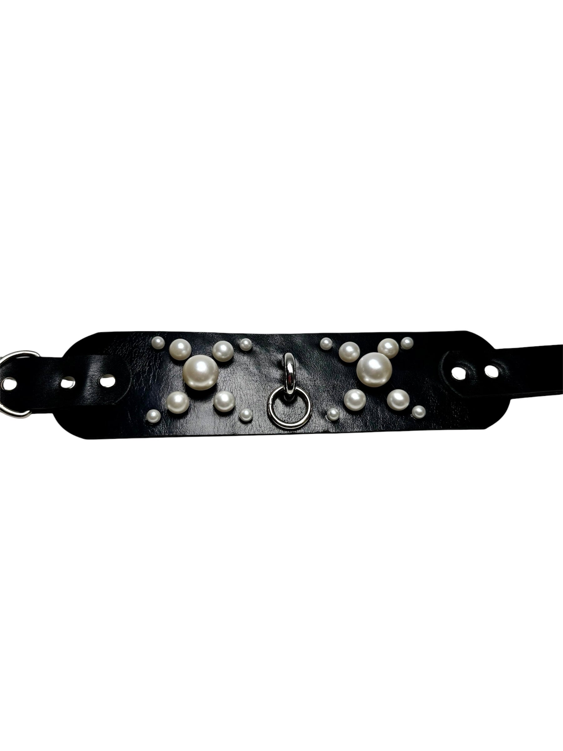 Greta Leather Collar