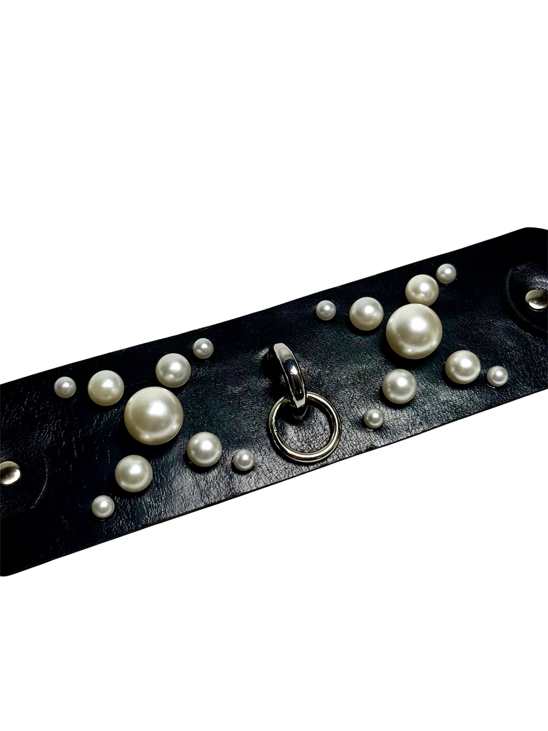 Greta Leather Collar