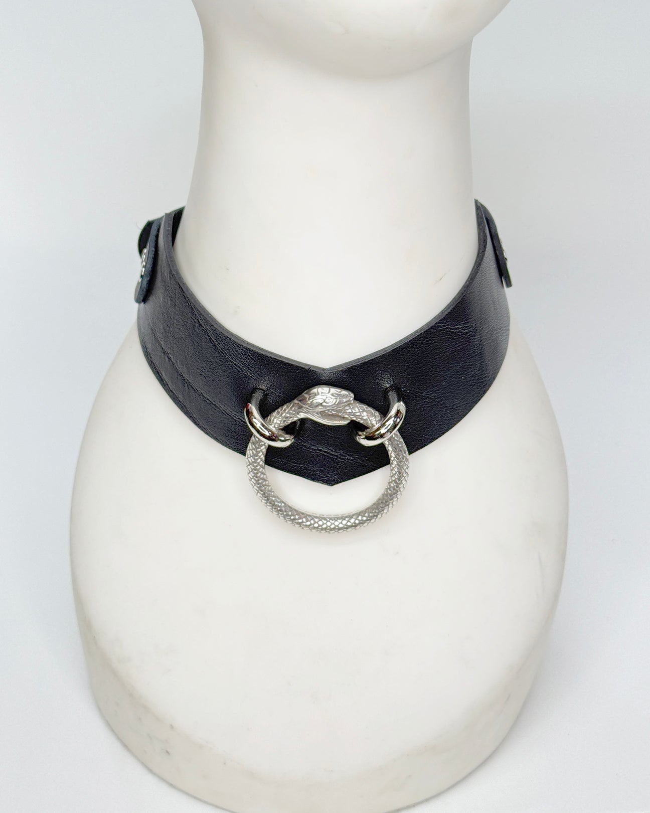 The Ouroboros V Collar
